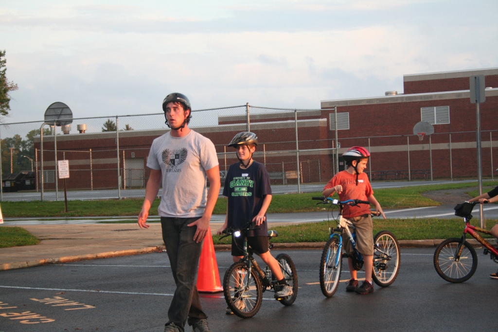 /upload/images/photo_album/community/2011_-_9_granby_elementary_bicycle_safety_rodeo_3