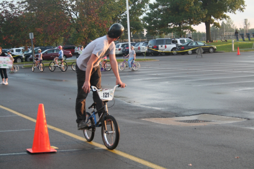 /upload/images/photo_album/community/2011_-_9_granby_elementary_bicycle_safety_rodeo_4